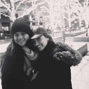 Selena Gomez, Demi Lovato, Instagram Selena Gomez, Demi Lovato, Instagram